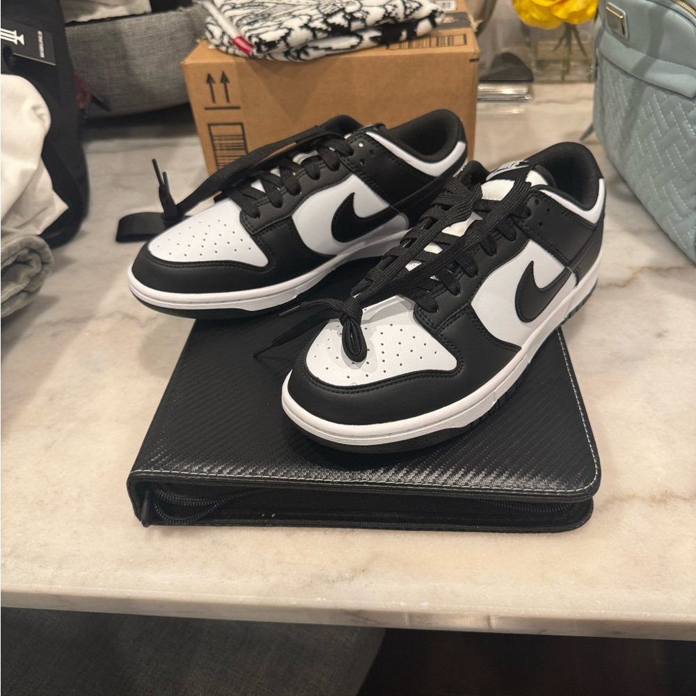 Nike Classic Black and White Low-Tops